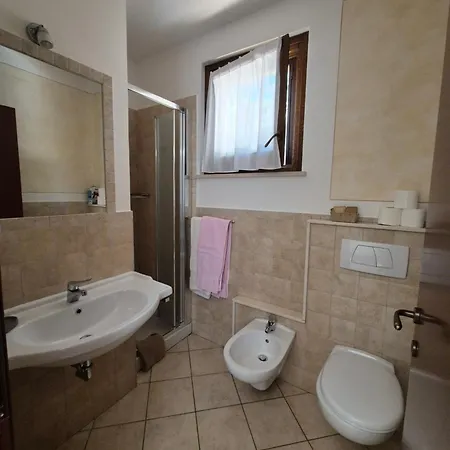 Oda ve Kahvaltı Bigio 3*